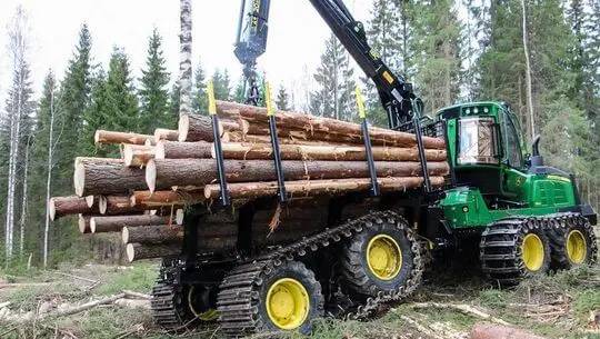 JTEXH Maskinutbildning håller skogsmaskinförare utbildning